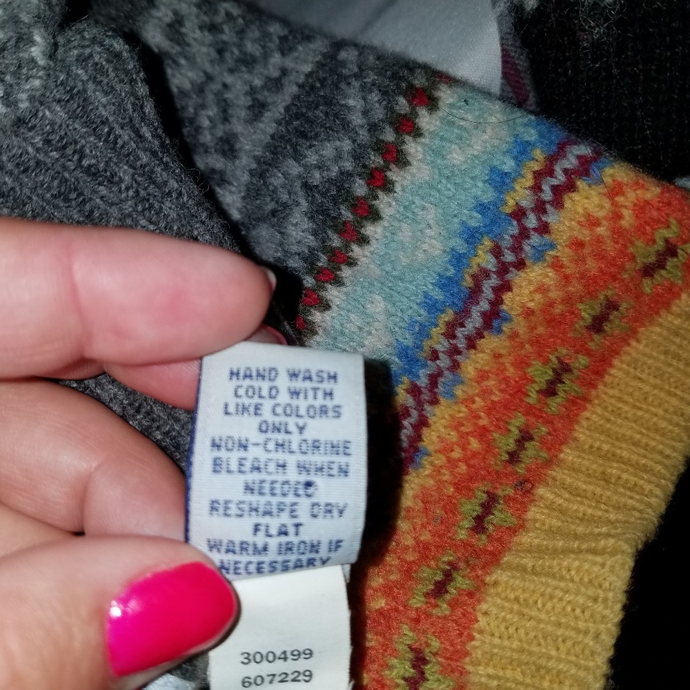 Sweater - Picture 4 of 4